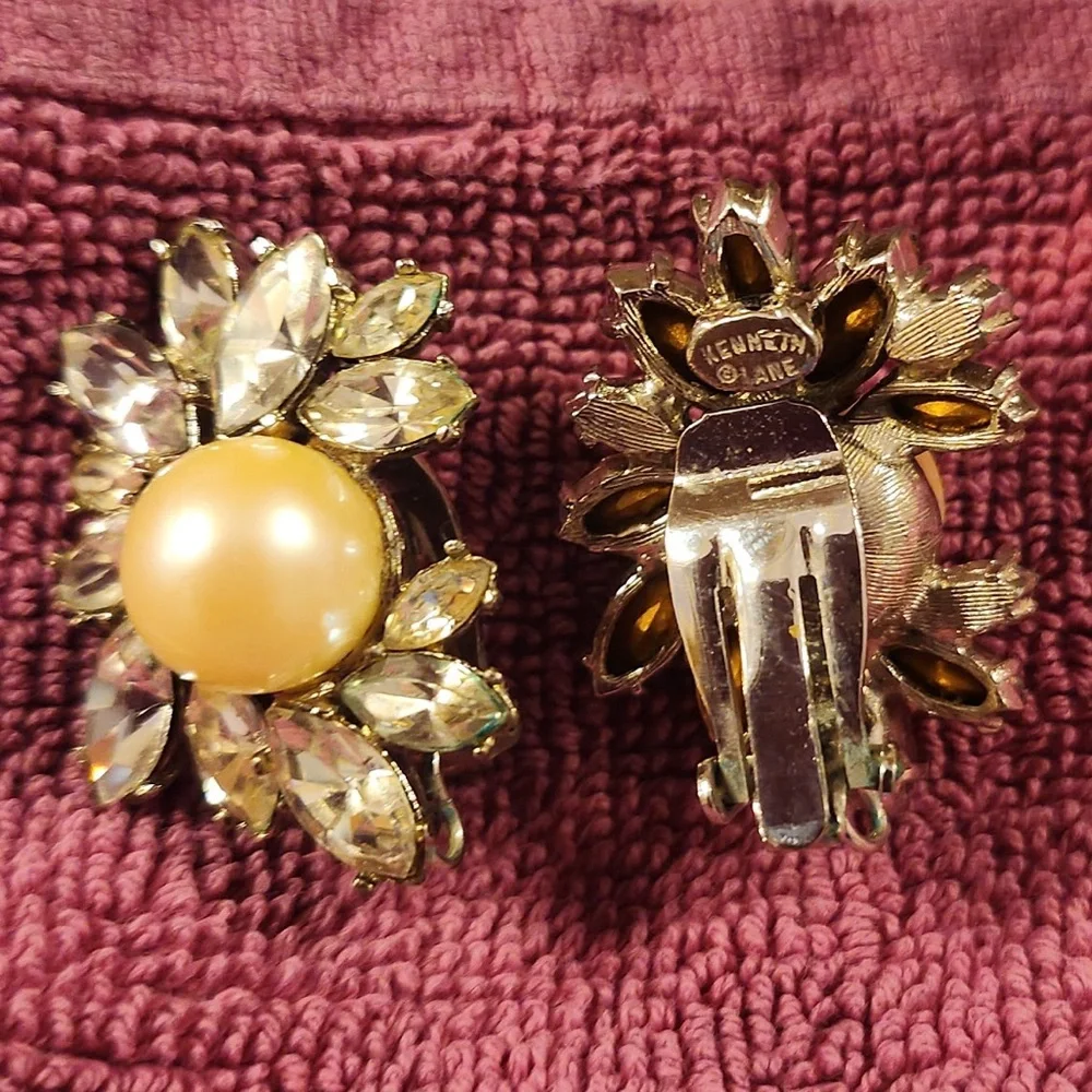 Vintage Kenneth Lane Pearl and Crystal Clip On Earrings - Picture 4 of 4